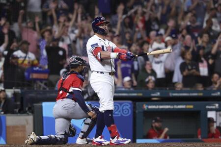 ５回、２ランを放つシュワバー（ロイター＝共同）