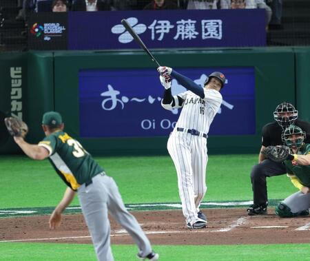 ２回、中飛に倒れる大谷（撮影・西岡正）