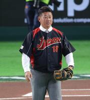 始球式を行った松坂大輔氏（撮影・西岡正）