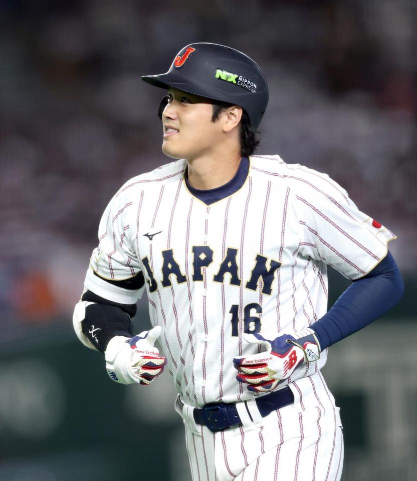 ２回、中飛に倒れ悔しがる大谷（撮影・伊藤笙子）