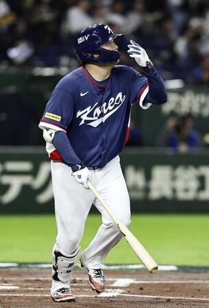 ２回、先制２ランを放つ韓国の文保景