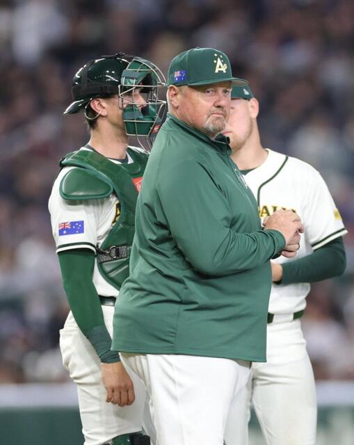 悲劇敗退の豪州監督　痛恨ミス悔やむ