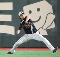 試合前にキャッチボールをする大谷（撮影・堀内翔）
