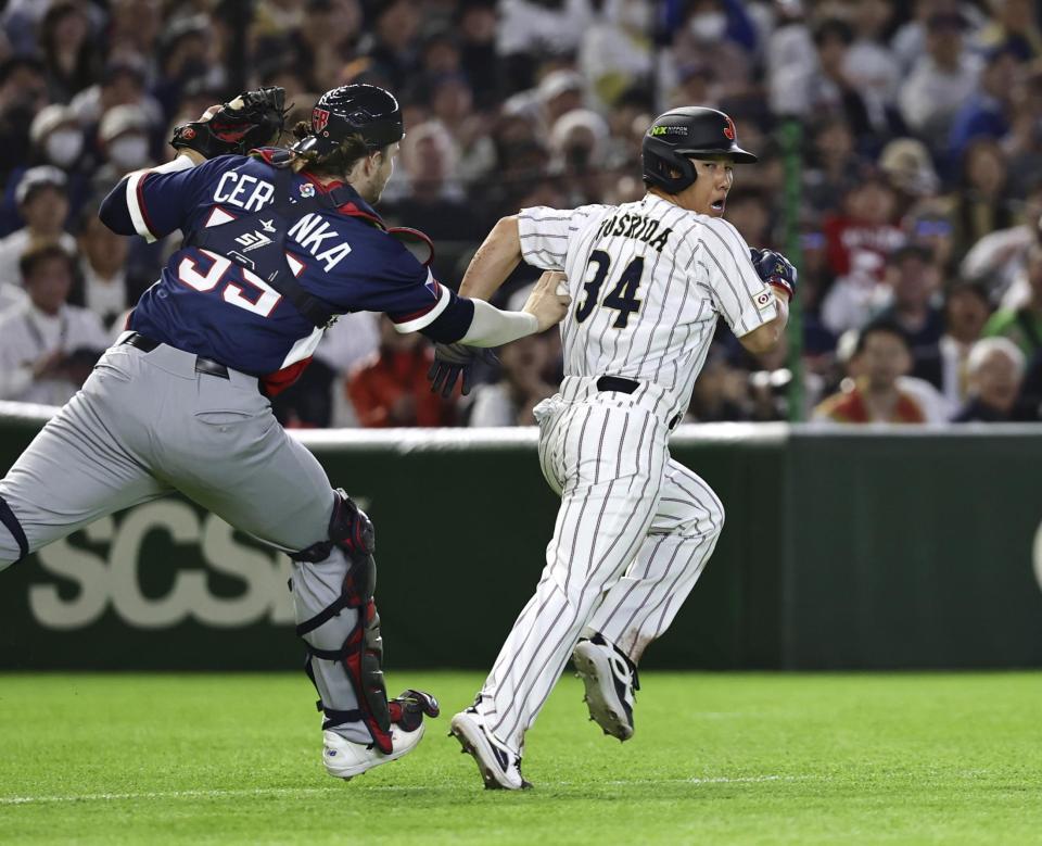 　４回、小園の投ゴロで三走吉田が三本間で挟まれタッチアウト