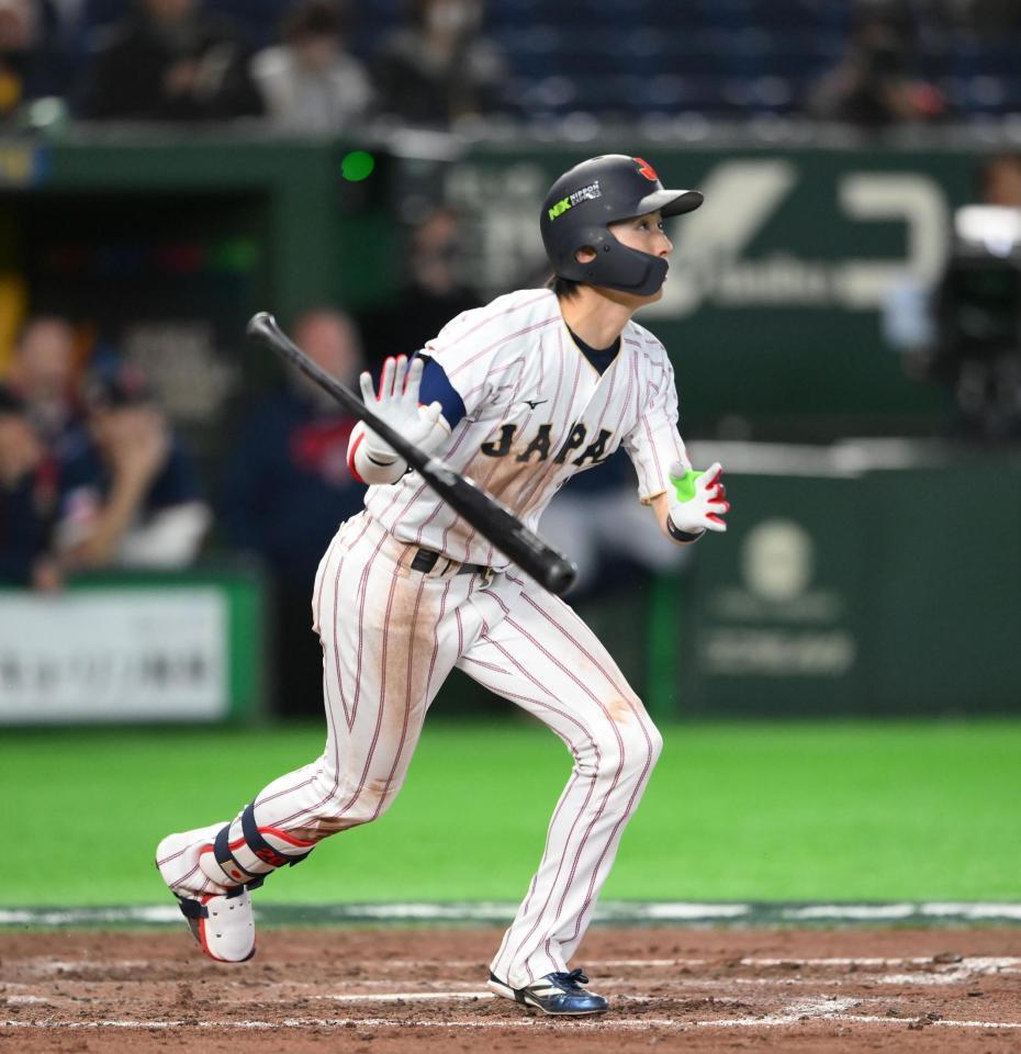 ８回、周東が３ランを放つ（撮影・堀内翔）