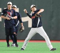 キャッチボールをする大谷（撮影・堀内翔）