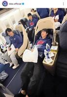 　ＫＢＯが公開したチャーター機内の様子。ＫＢＯのインスタグラム（ｋｂｏ．ｏｆｆｉｃｉａｌ）より 