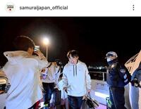 　チャーター機に乗り込む源田。侍ジャパンの公式インスタグラム（ｓａｍｕｒａｉｊａｐａｎ＿ｏｆｆｉｃｉａｌ）より