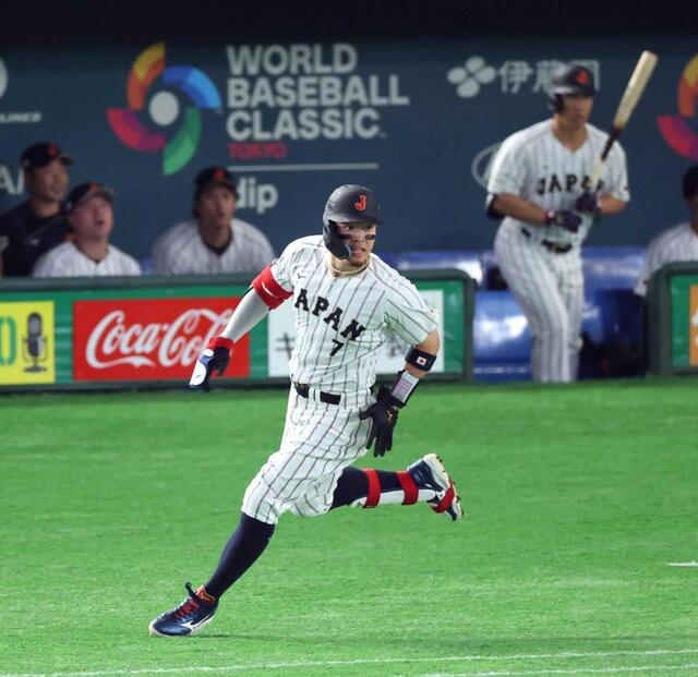 侍ジャパン・佐藤輝 初スタメンに応えた！9点爆勝呼ぶ好走Vホーム 4