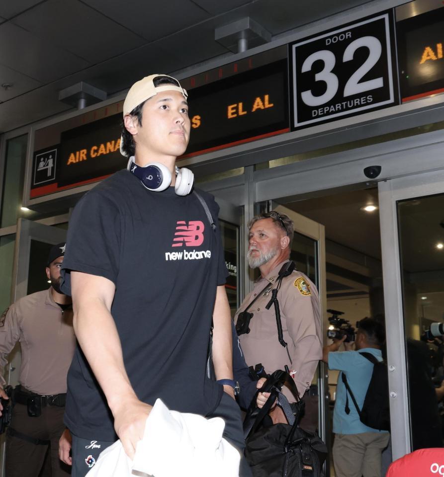 マイアミに到着した大谷（撮影・伊藤笙子）