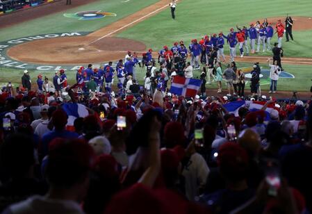 ベネゼエラに勝利し、１次ラウンド１位通貨を決めたドミニカナイン（撮影・伊藤笙子）