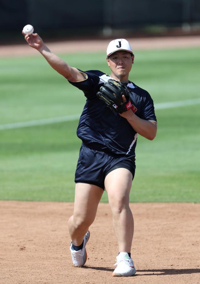 練習を行った岡本（撮影・伊藤笙子）