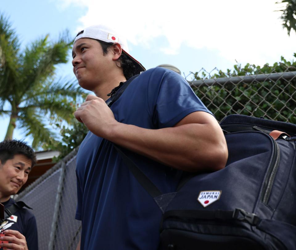 練習を終え、引き上げる大谷翔平（撮影・伊藤笙子）