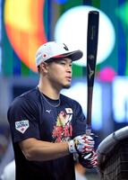 打撃練習を行った佐藤輝（撮影・伊藤笙子）