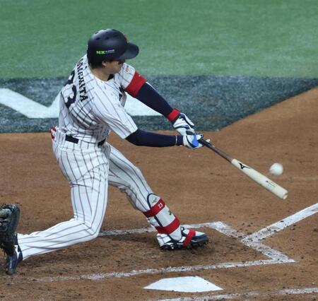 ３回、森下が勝ち越し３ランを放つ