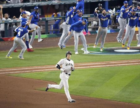 　９回、遊飛に倒れて最後の打者となった大谷。日本代表は逆転負けを喫し、２大会連続の優勝はならなかった（共同）