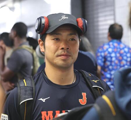 球場を後にする近藤＝マイアミ