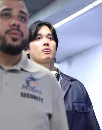 球場を後にする大谷