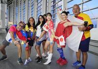 　日本－ベネズエラ戦を前に盛り上がるファン＝マイアミ（共同）