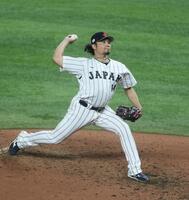 ６回から４番手で登板した伊藤＝マイアミ