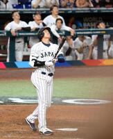 ９回、遊飛を打ち上げた大谷（撮影・伊藤笙子）