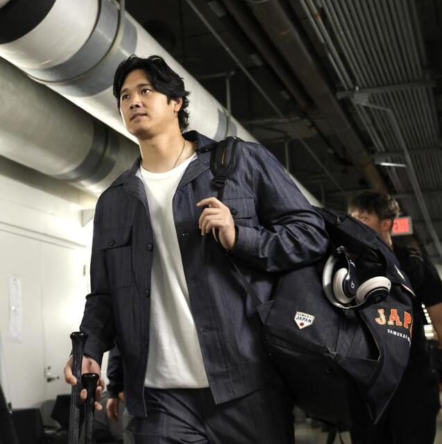 大谷さわやかセットアップで球場入り