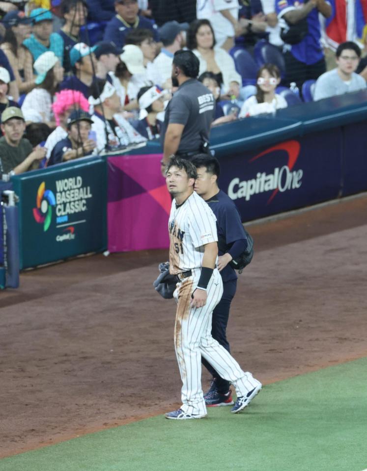 １回、二盗に失敗し負傷交代した鈴木