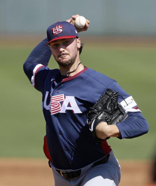 WBC 米国代表の球場入りでスキーンズが大注目！ブルースーツ