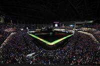 　試合前セレモニーが行われたローンデポ・パーク（撮影・伊藤笙子）