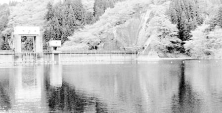 　１９６６（昭和４１）年完成の兼愛最古の水沼ダム