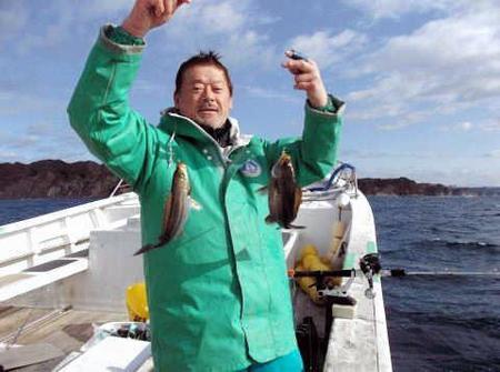　イサキ釣りで規定数の５０匹に達した安藤達也さん