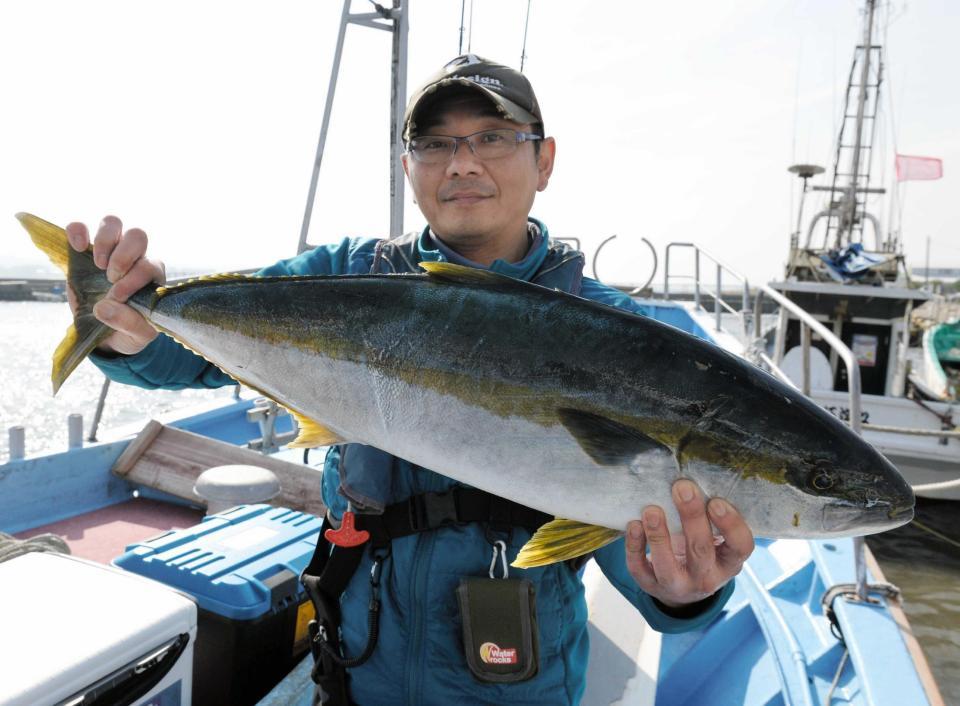 　船中ファーストヒットで仕留めた約７キロのヒラマサ