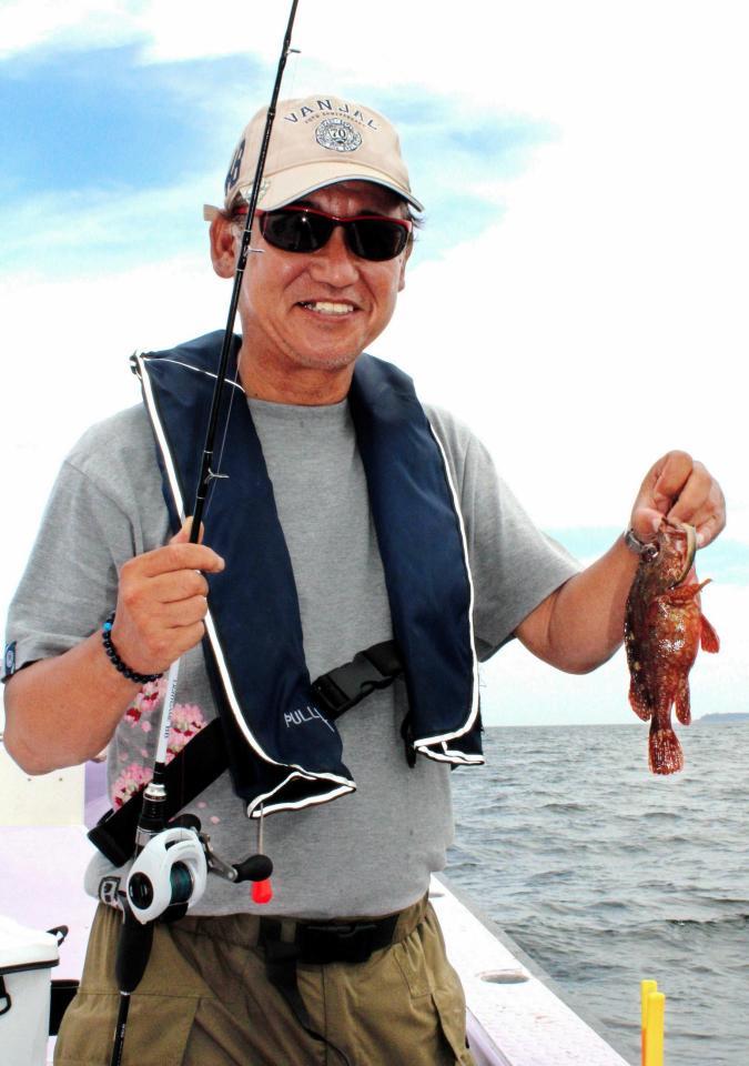 　「カサゴ釣りにハマっています」と言う上野勝さん