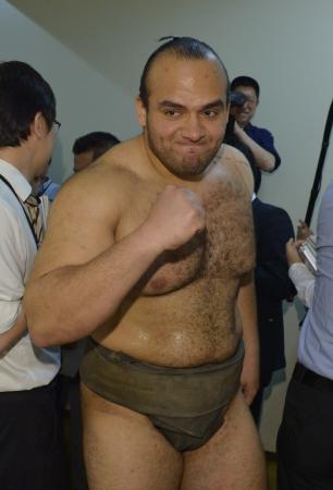 　４連勝し、気合みなぎらせる大砂嵐