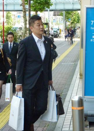 　助成金問題を受け、全柔連へ立ち入り調査に入る日本スポーツ振興センターの職員