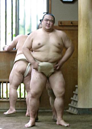 　稽古を再開した稀勢の里