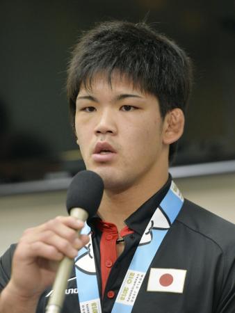 　柔道世界選手権から帰国し、記者会見する７３キロ級で優勝した大野将平