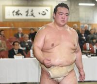 横綱審議委員会の稽古総見で気合いの入った表情を見せる稀勢の里＝両国国技館