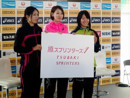 陸上のリレー女子日本代表が椿スプリンターズに決定。写真は左から千葉、福島、土井＝国立競技場