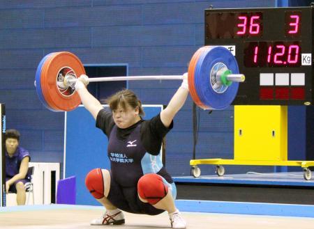 　女子７５キロ超級　優勝した嶋本麻美＝江刺中央体育館