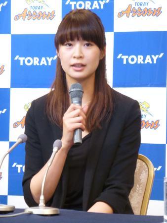 　記者会見でプレミアリーグ・東レへの復帰を発表する木村沙織＝５日、東京都渋谷区