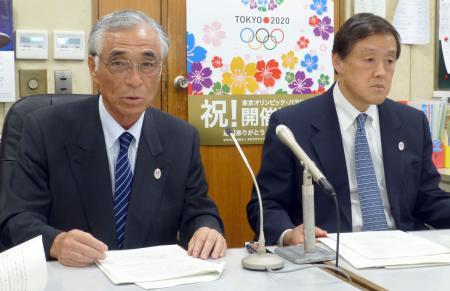 　記者会見するＪＯＣの青木剛専務理事（左）と平真事務局長＝１９日午後、東京・渋谷の岸記念体育会館