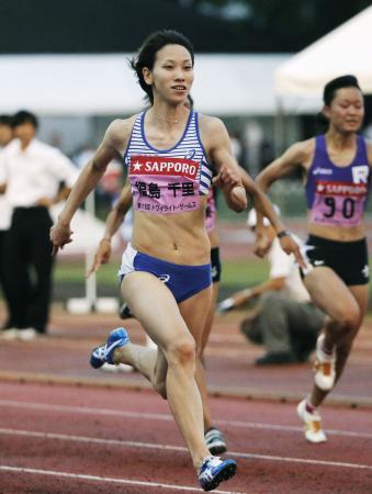 　女子１００メートル決勝　１１秒４３で優勝した福島千里＝代々木陸上競技場