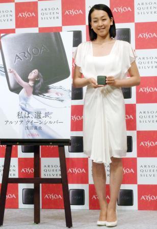 　東京都内で広告発表会に出席したフィギュアスケート女子の浅田真央＝２６日