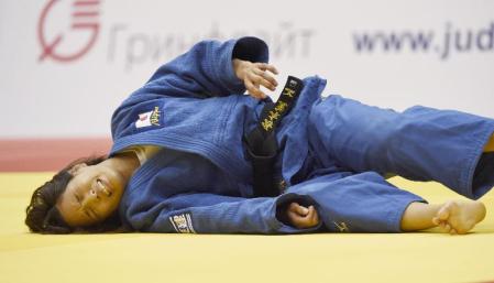 　女子５７キロ級２回戦でマルティ・マロイに一本負けし、顔をしかめる松本薫