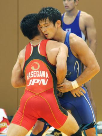 　練習するレスリング・グレコローマンスタイルの松本隆太郎＝味の素ナショナルトレーニングセンター