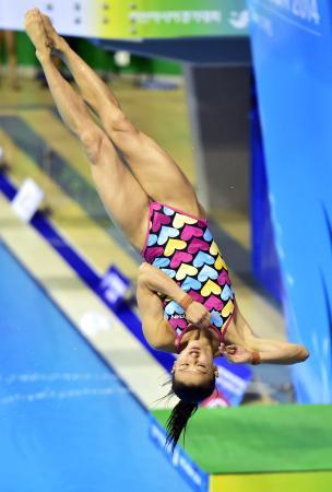 　女子１メートル板飛び込み決勝　７位だった渋沢小哉芳＝仁川（共同）