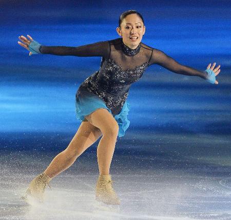 　メダル・ウィナーズ・オープンで演技する安藤美姫＝国立代々木競技場