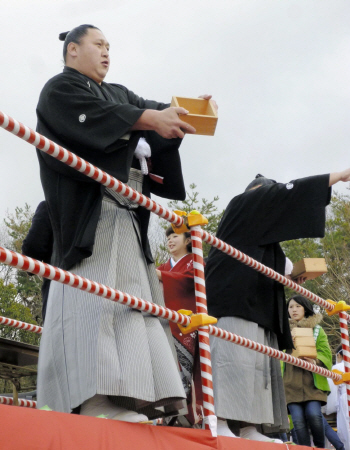 豆まき参加２０年の旭天鵬