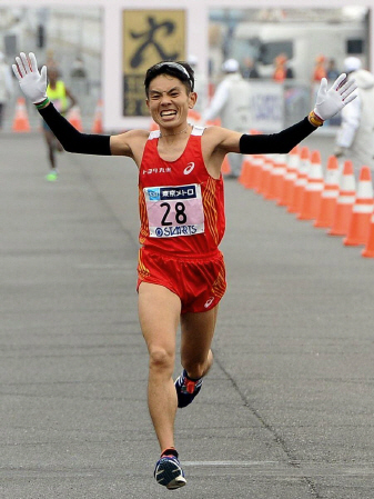 ２時間７分台の日本人トップでゴールした今井正人＝東京ビッグサイト
